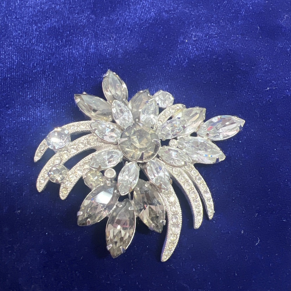 VINTAGE Signed EISENBERG ICE 7170 Clear Smoky Gray Rhinestone BROOCH 2.5"